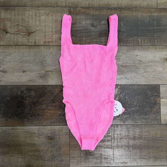 Hunza G square neck one piece swimsuit in bubblegum - Picture 2 of 6